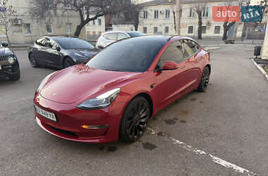 Седан Tesla Model 3 2022 в 