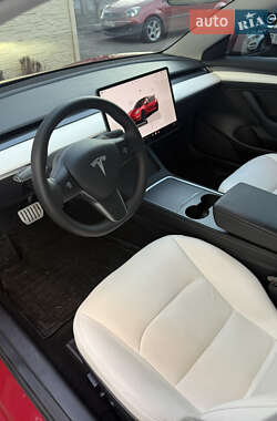 Седан Tesla Model 3 2022 в 