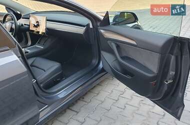 Седан Tesla Model 3 2022 в 