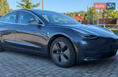 Седан Tesla Model 3 2019 в 