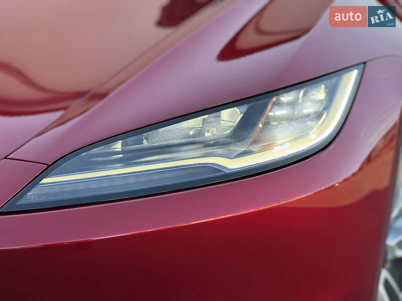 Седан Tesla Model 3 2024 в Виннице