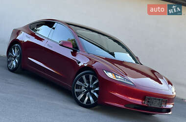 Седан Tesla Model 3 2024 в 