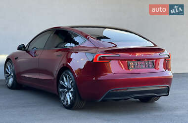Седан Tesla Model 3 2024 в 