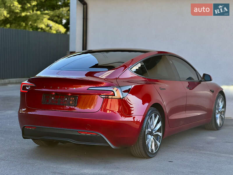 Седан Tesla Model 3 2024 в Виннице