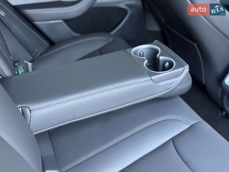 Седан Tesla Model 3 2024 в Виннице