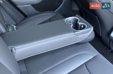 Седан Tesla Model 3 2024 в 