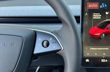 Седан Tesla Model 3 2024 в 