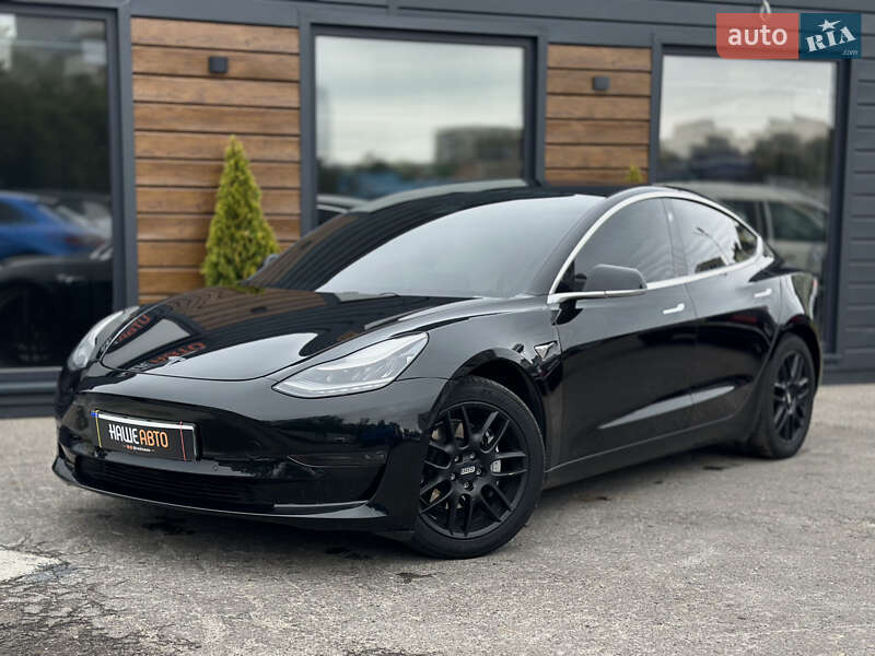 Седан Tesla Model 3 2019 в 