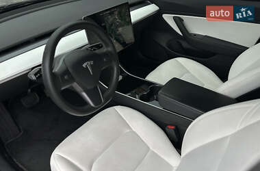 Седан Tesla Model 3 2019 в 
