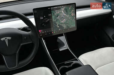 Седан Tesla Model 3 2019 в 