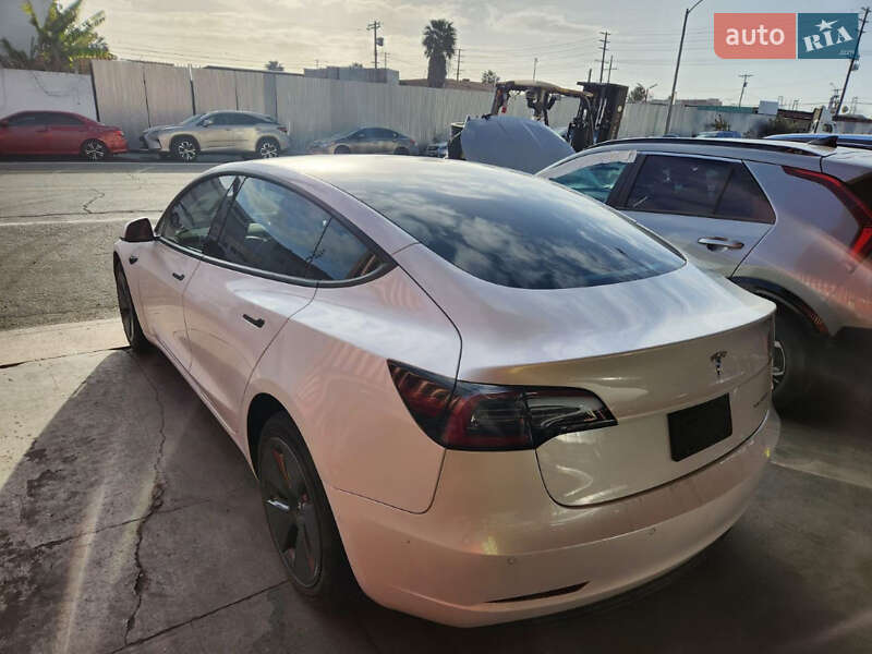 Седан Tesla Model 3 2022 в Львові