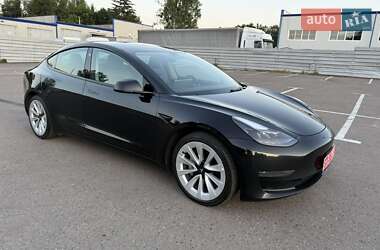 Седан Tesla Model 3 2022 в 