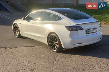 Седан Tesla Model 3 2019 в 