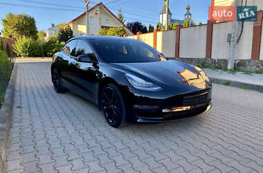 Седан Tesla Model 3 2019 в 