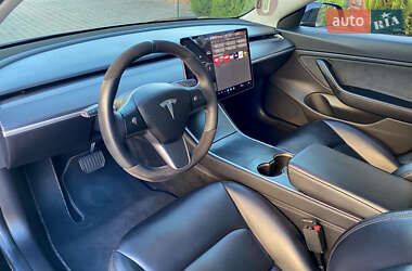 Седан Tesla Model 3 2019 в 