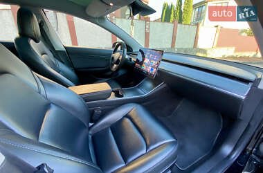 Седан Tesla Model 3 2019 в 