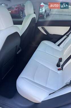 Седан Tesla Model 3 2019 в 