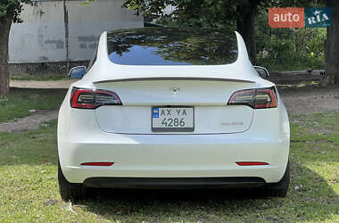 Седан Tesla Model 3 2023 в 