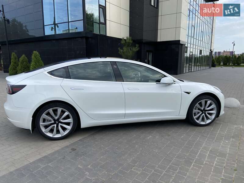 Седан Tesla Model 3 2018 в Хмельницком