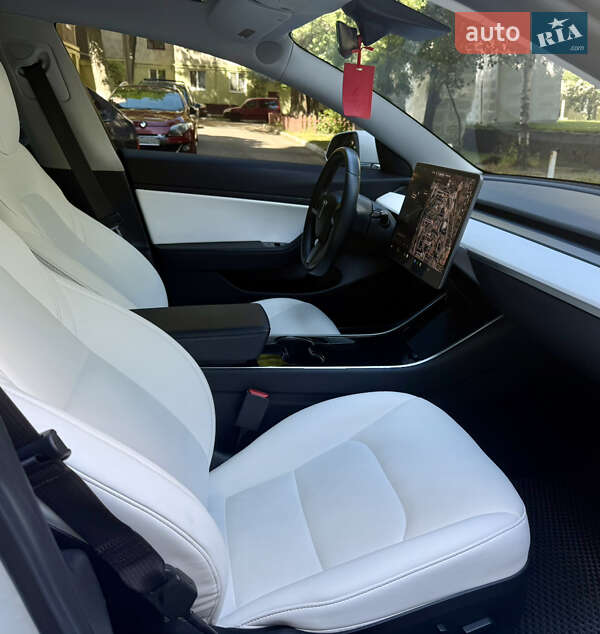 Седан Tesla Model 3 2019 в Белой Церкви