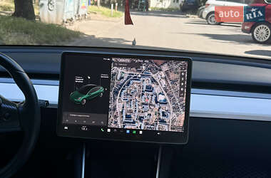 Седан Tesla Model 3 2019 в 