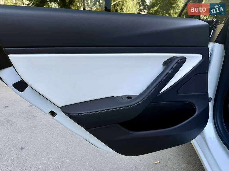 Седан Tesla Model 3 2019 в Белой Церкви