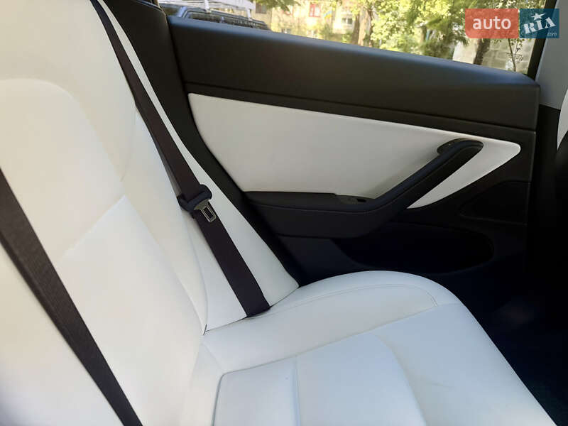 Седан Tesla Model 3 2019 в Белой Церкви