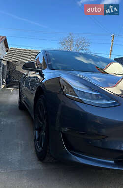 Седан Tesla Model 3 2019 в 