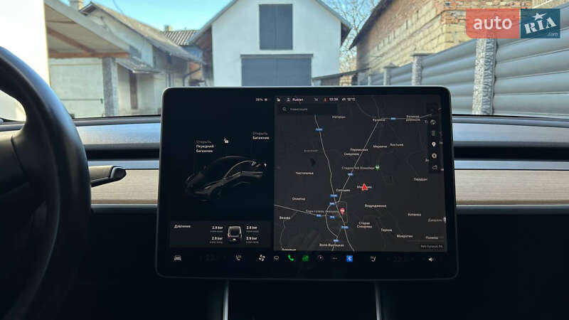 Седан Tesla Model 3 2019 в Львові