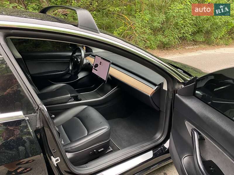 Седан Tesla Model 3 2018 в Ковеле