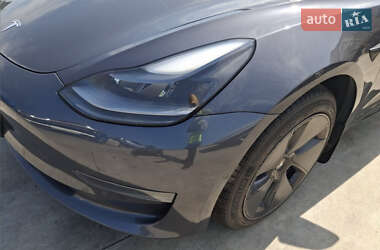 Седан Tesla Model 3 2021 в Киеве