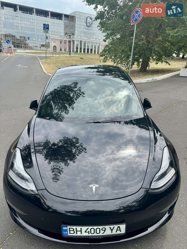 Седан Tesla Model 3 2021 в Одесі