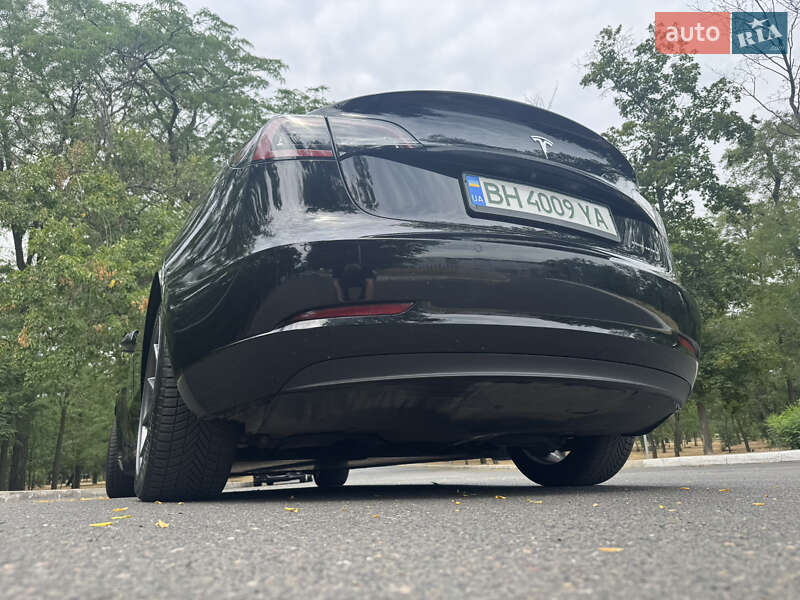 Седан Tesla Model 3 2021 в Одесі