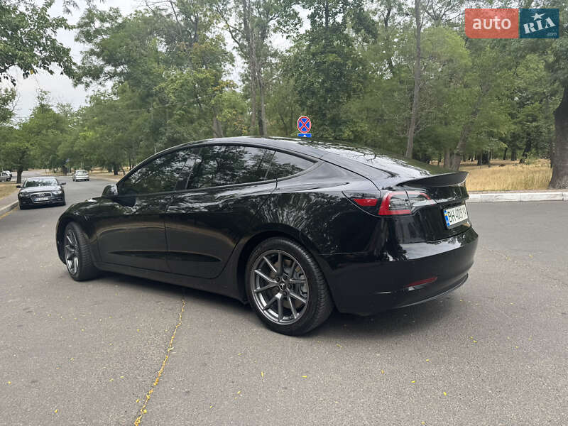 Седан Tesla Model 3 2021 в Одесі