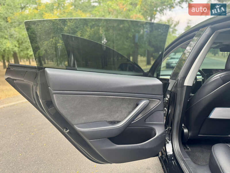 Седан Tesla Model 3 2021 в Одесі