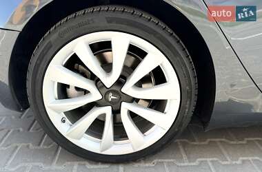 Седан Tesla Model 3 2020 в 