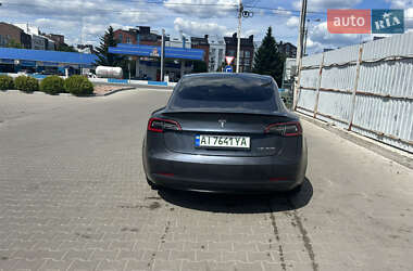 Седан Tesla Model 3 2020 в 