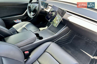 Седан Tesla Model 3 2018 в 