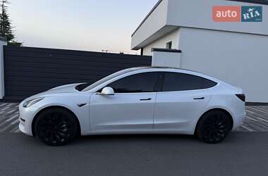 Седан Tesla Model 3 2019 в 