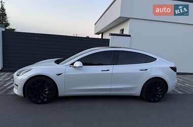 Седан Tesla Model 3 2019 в 