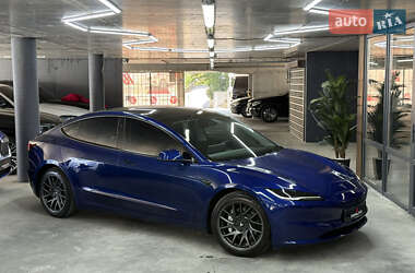 Седан Tesla Model 3 2024 в Одесі