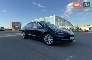 Седан Tesla Model 3 2019 в Киеве