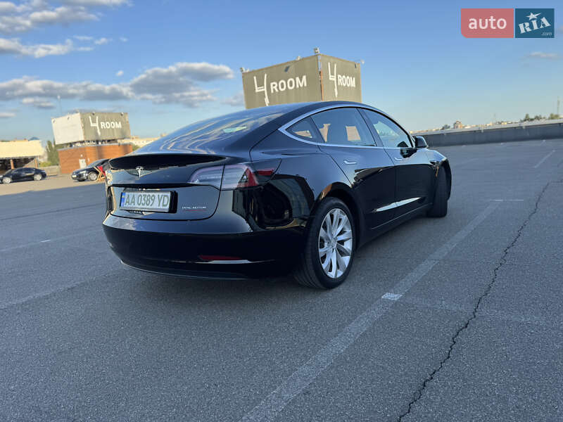 Седан Tesla Model 3 2019 в Києві