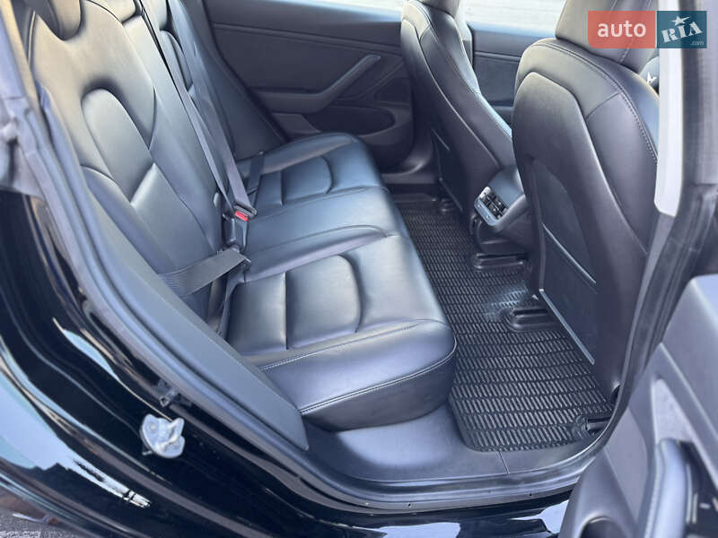 Седан Tesla Model 3 2019 в Києві