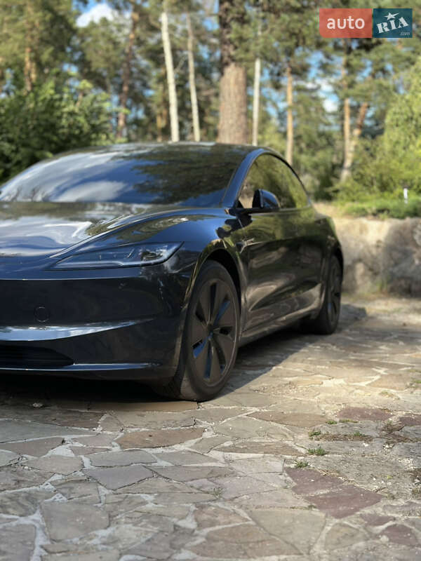 Седан Tesla Model 3 2024 в Харькове