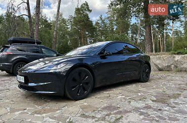Седан Tesla Model 3 2024 в 