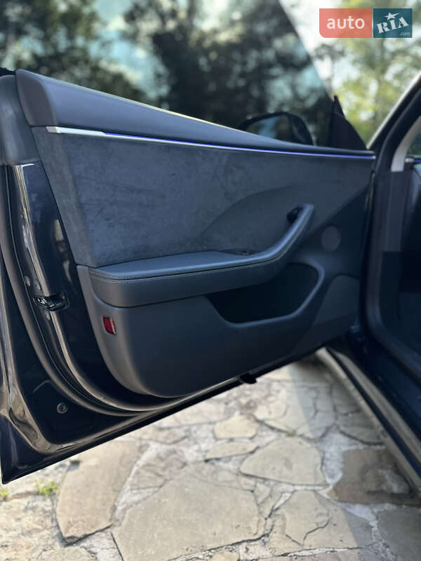 Седан Tesla Model 3 2024 в Харькове