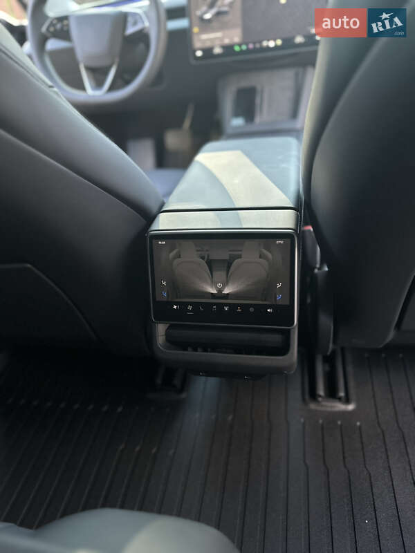 Седан Tesla Model 3 2024 в Харькове