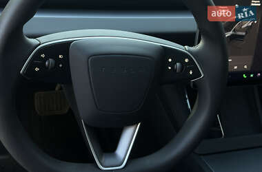 Седан Tesla Model 3 2024 в 