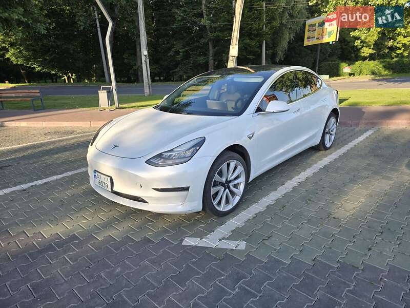 Седан Tesla Model 3 2019 в 